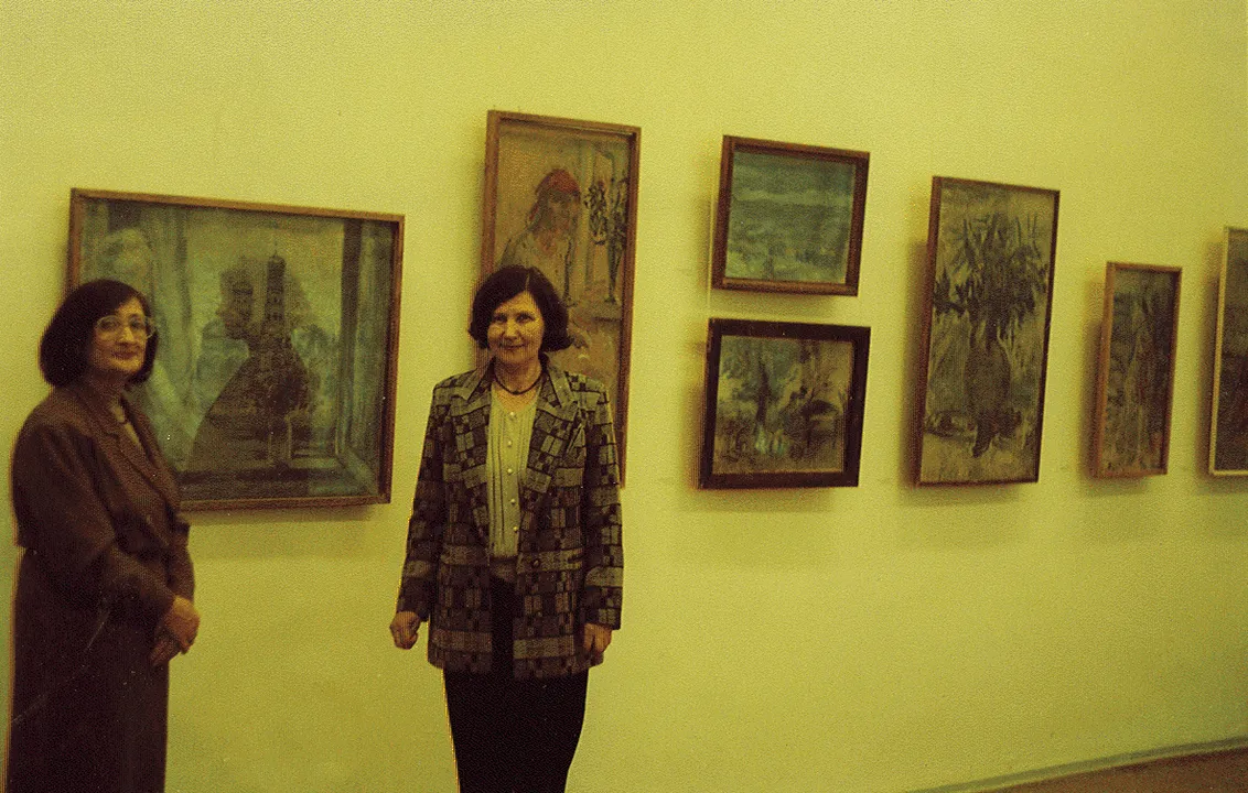 На выставке Б.П. Чернышёва в Туле. Директор ТМИИ М.Н. Кузина (справа).
